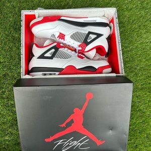 Jordan 4 fire red